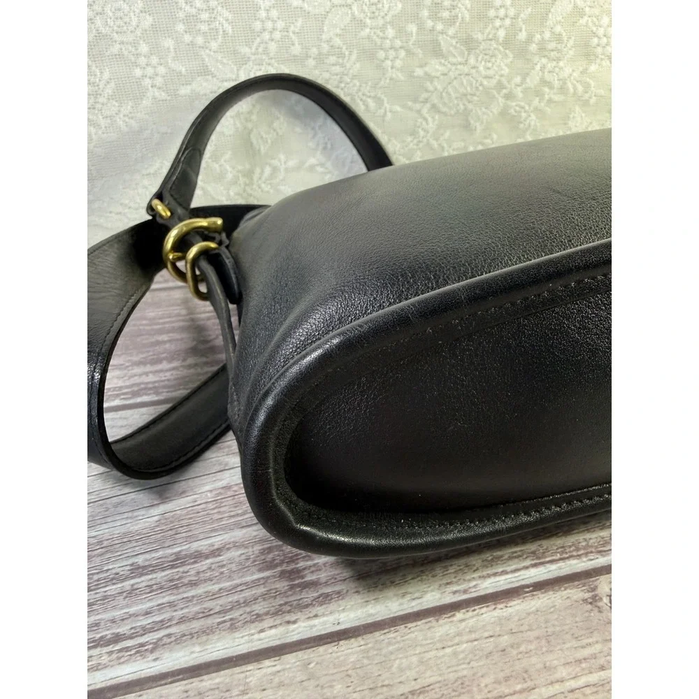 Vintage‎ COACH Equestrian Slim Crossbody Shoulder Bag Black Leather